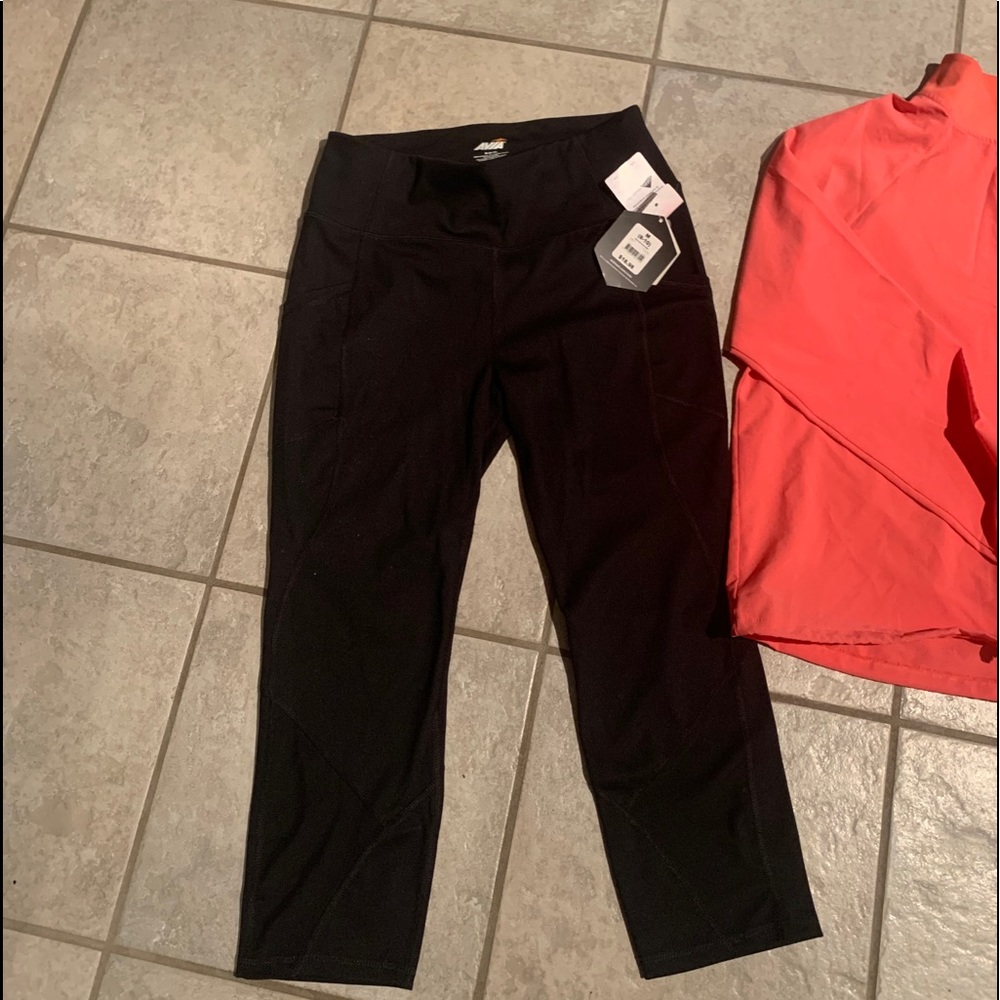 Women’s set new Sz 8-10 leggings and jacket Sz L